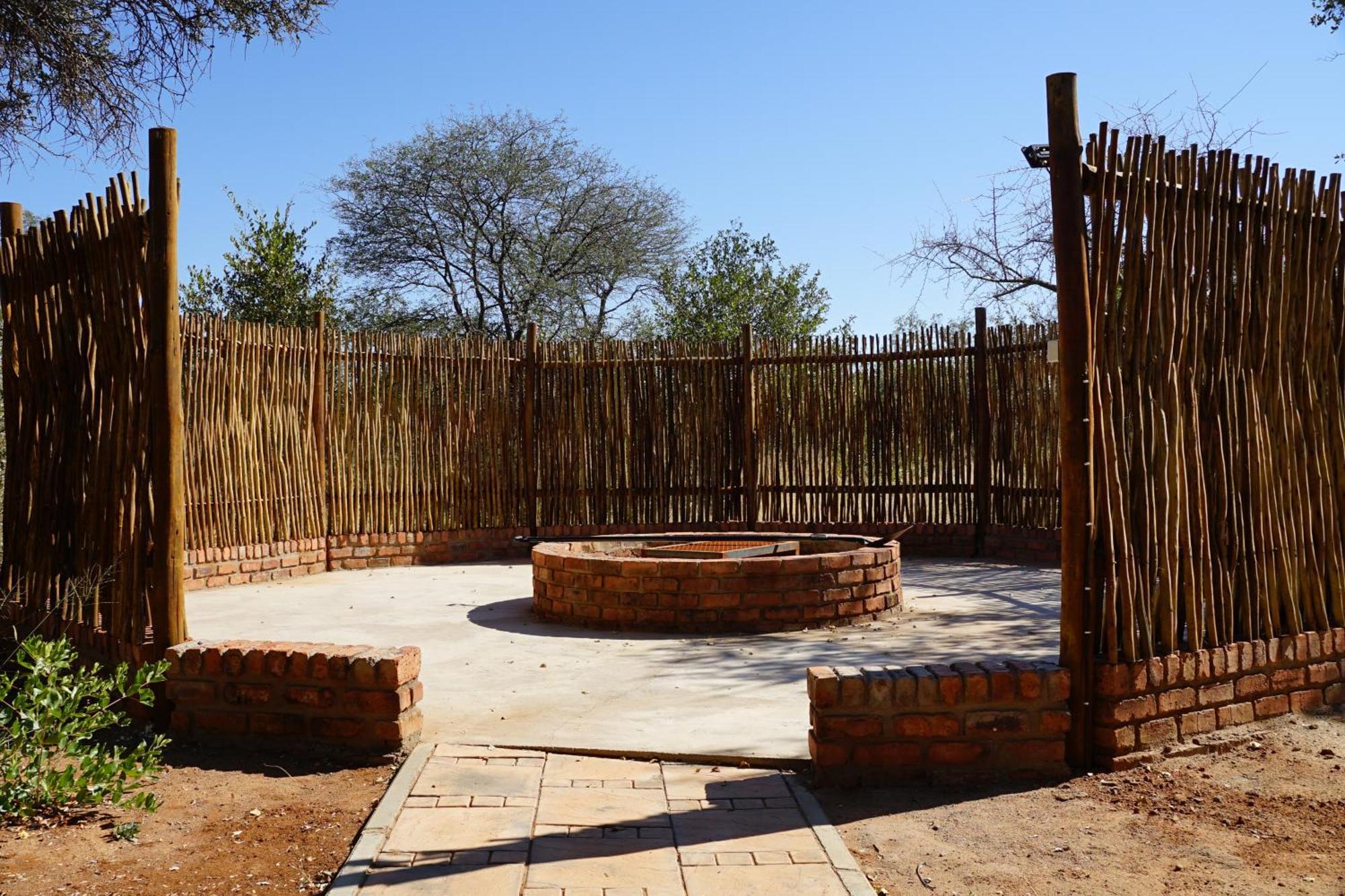Kwele Game Lodge Beauty Exterior photo