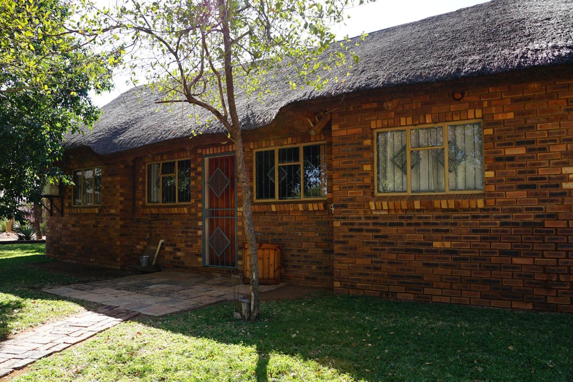 Kwele Game Lodge Beauty Exterior photo